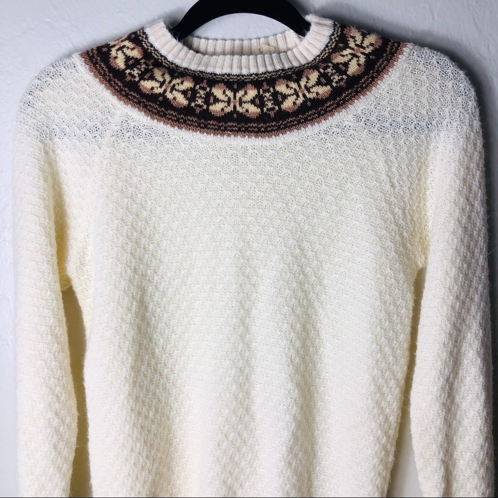 Knit sweater with detailed crewneck collar